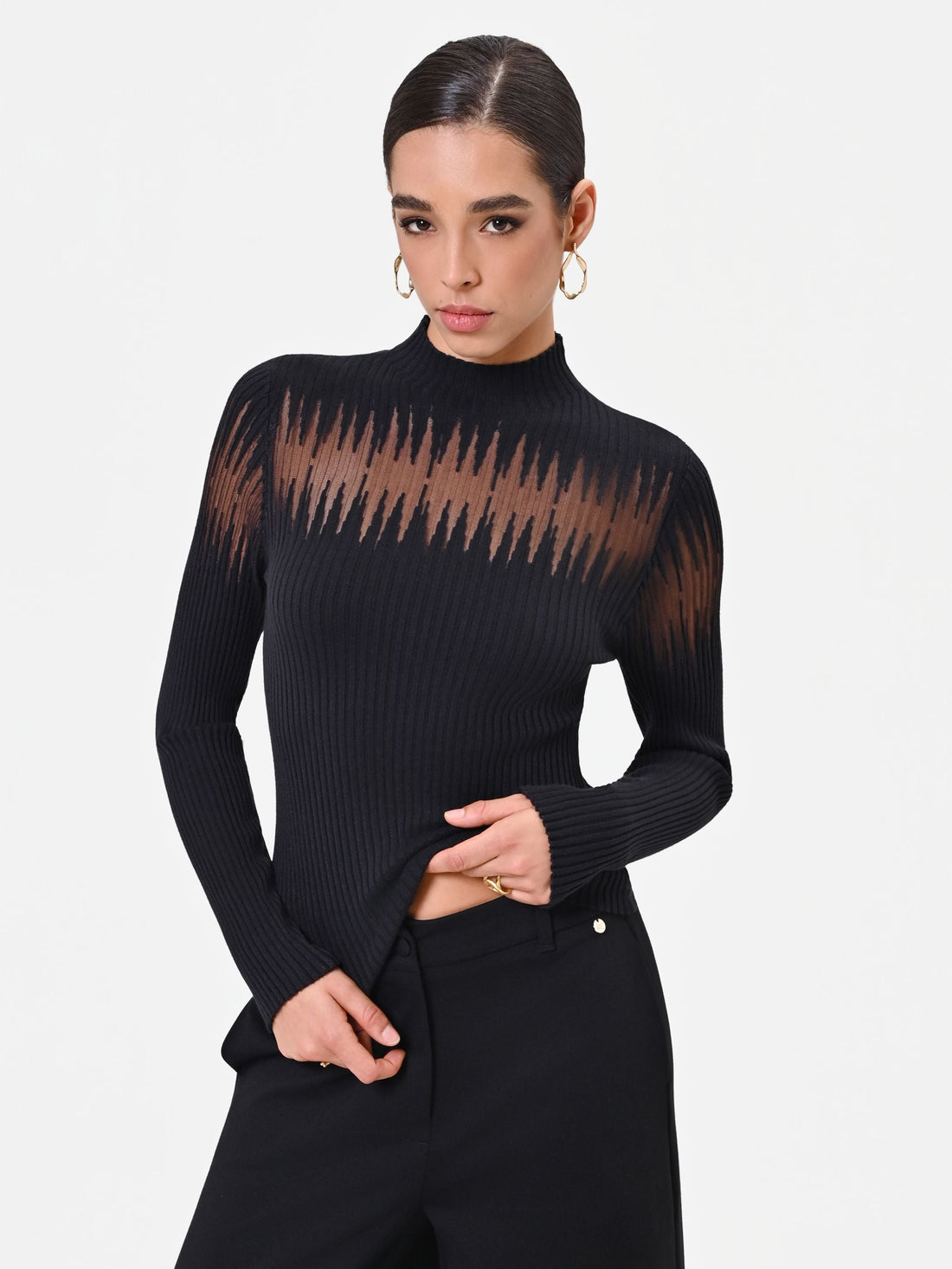 Maglia in viscosa nera con inserto semitrasparente