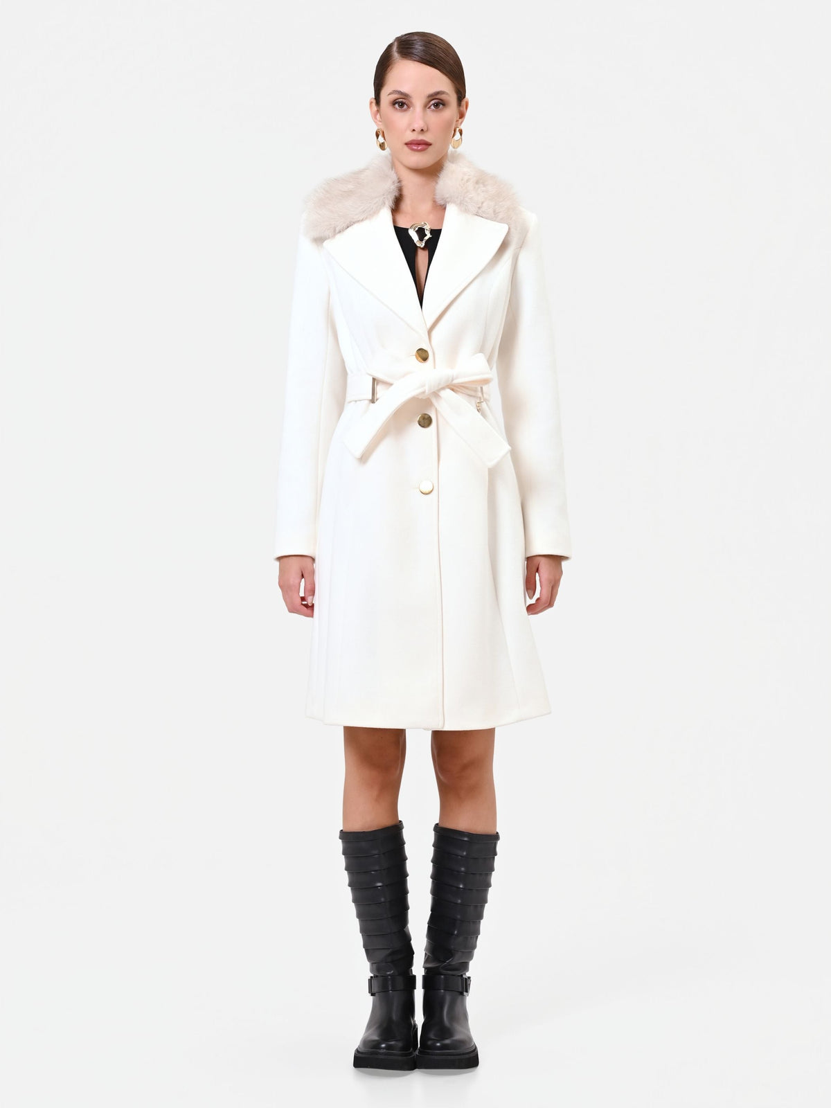 Cappotto bianco con inserto effetto pelliccia