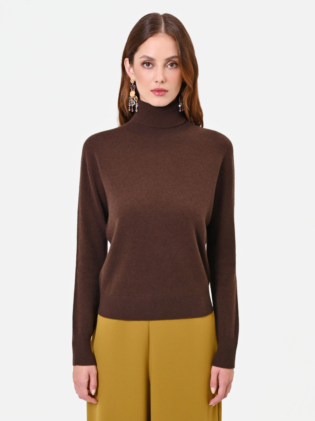 Maglia dolcevita marrone moro con bordi a costine