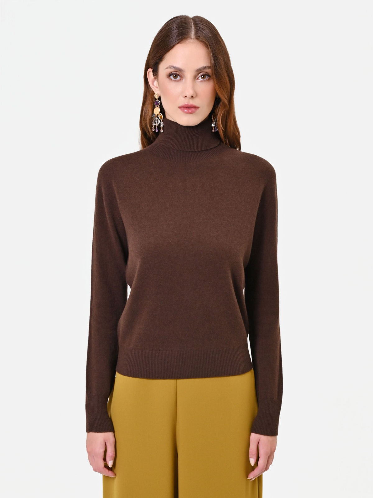 Maglia dolcevita marrone moro con bordi a costine