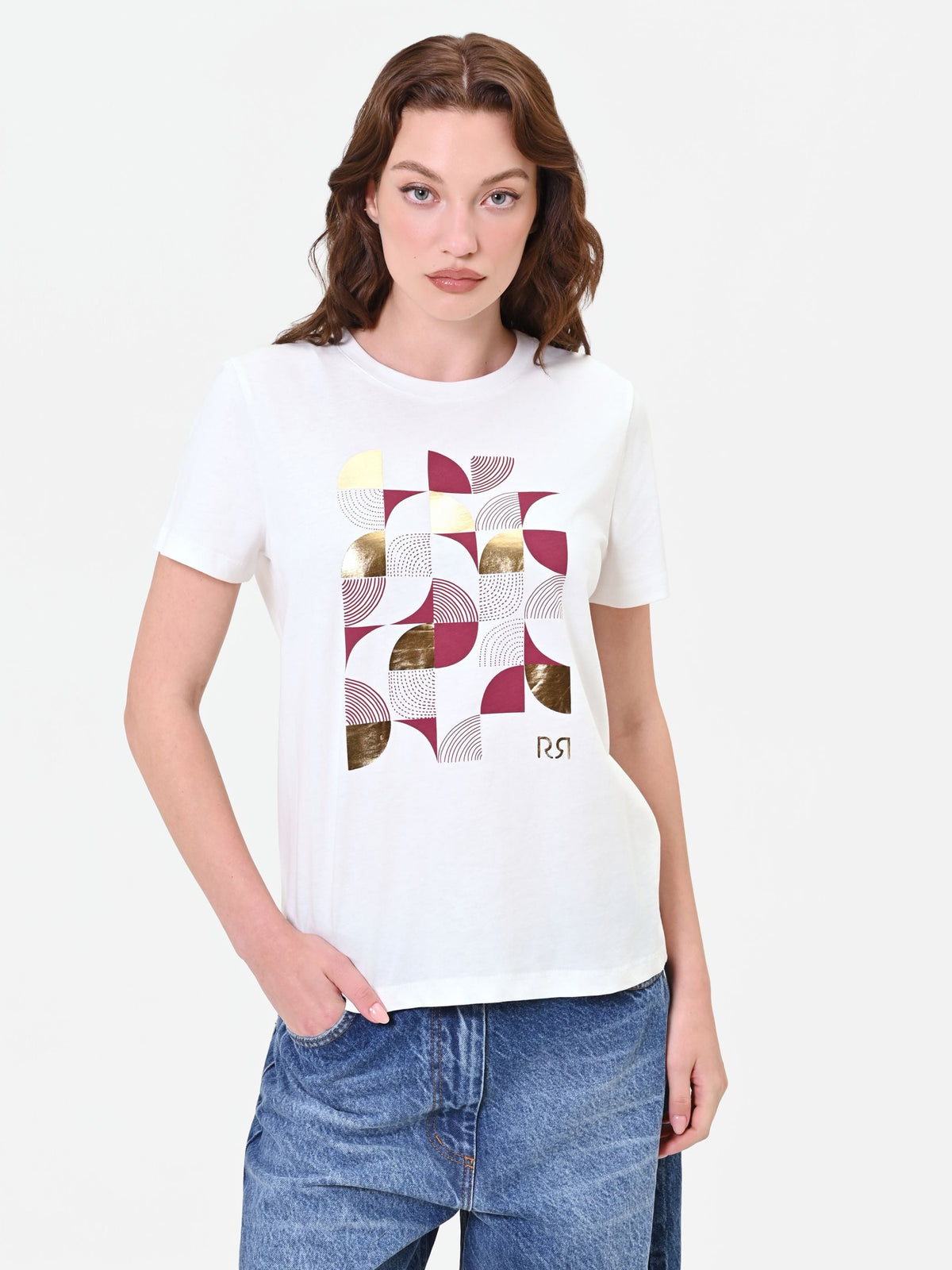 T-shirt panna con stampa grafica laminata