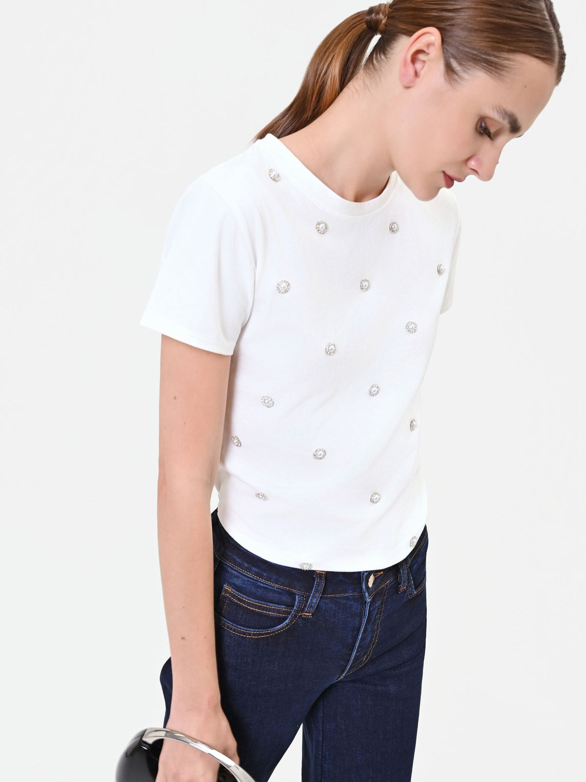 T-shirt panna con applicazioni gioiello