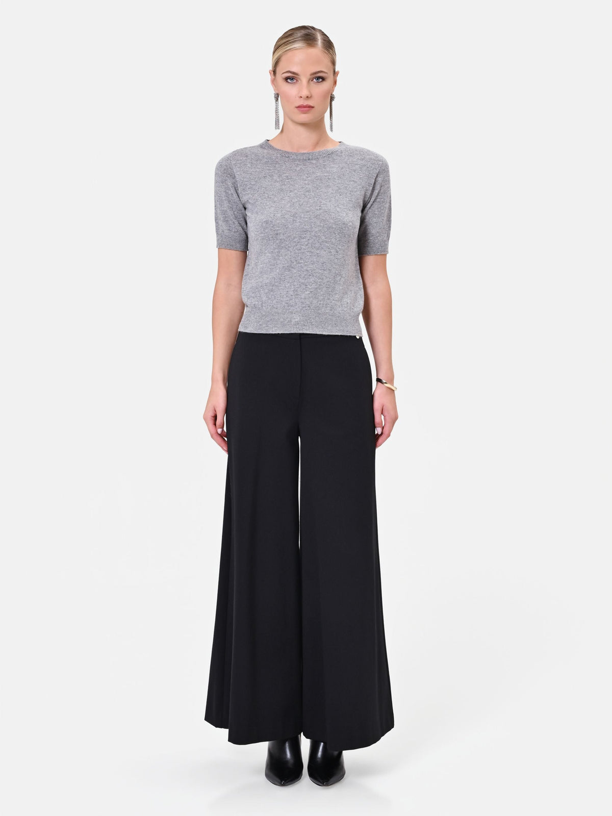 Maglia in lana grigio chiaro a maniche corte