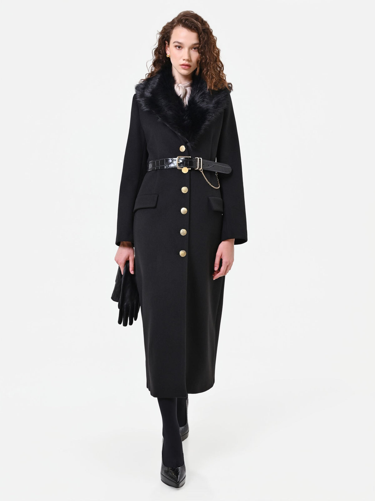 Cappotto lungo nero con inserto effetto pelliccia