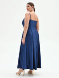 Abito curvy lungo in raso blu brillante