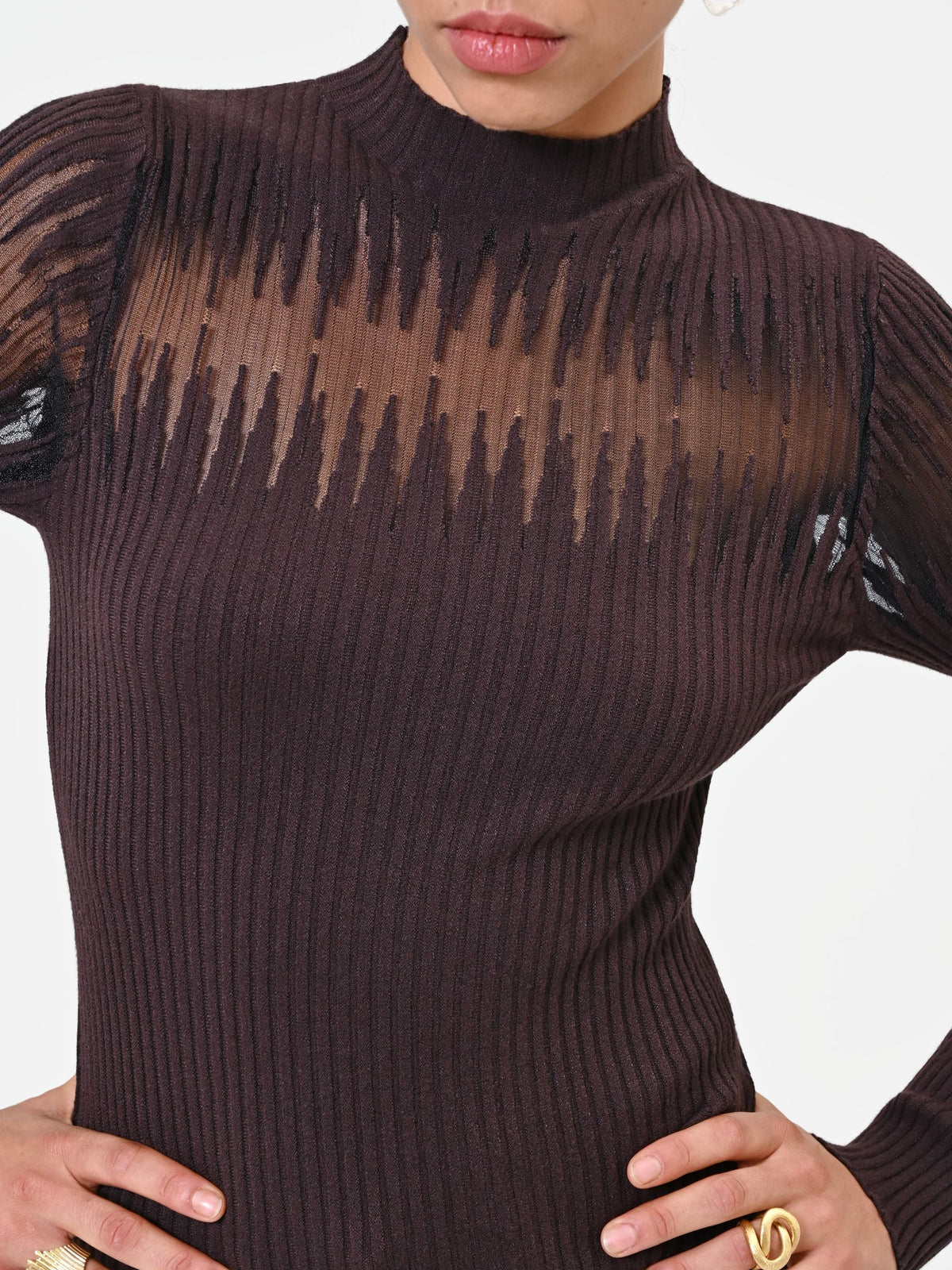 Maglia in viscosa marrone con inserto traforato