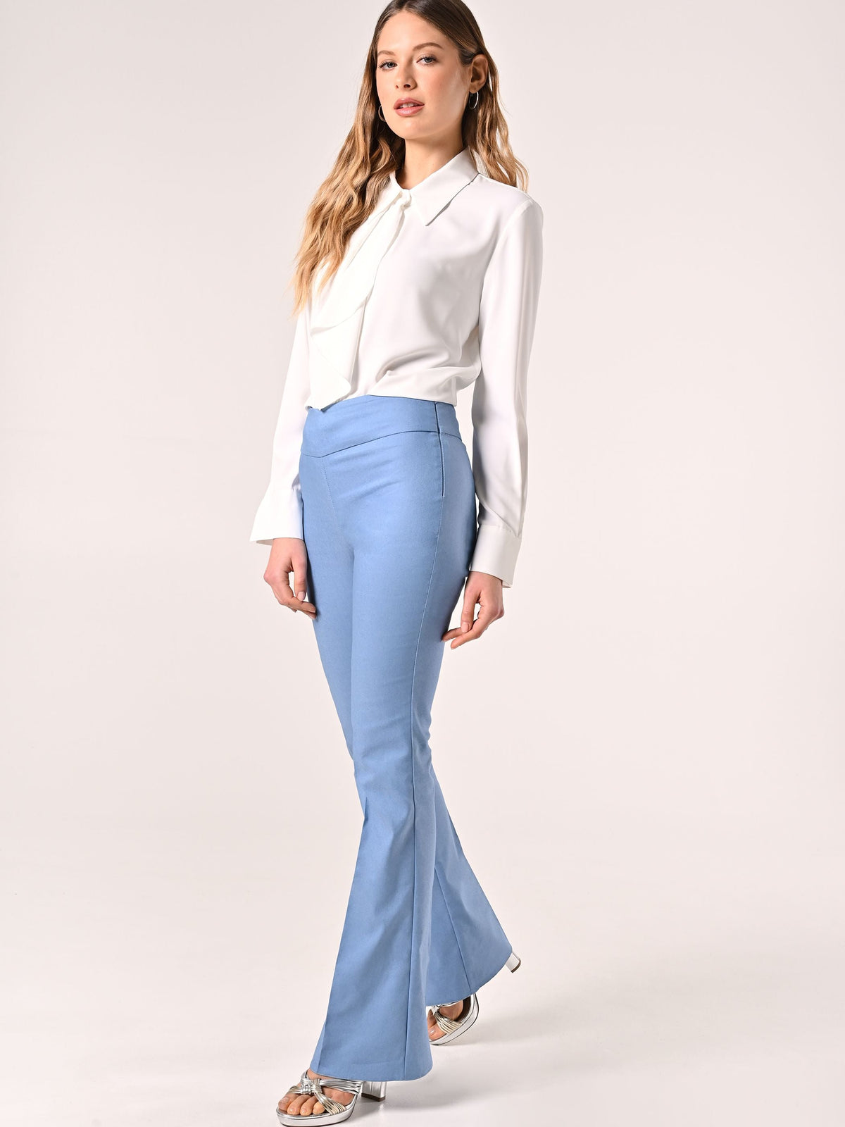 Pantaloni a Zampa Azzurri effetto Denim