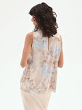 Top cielo azzurro con stampa acquerello e collo foulard