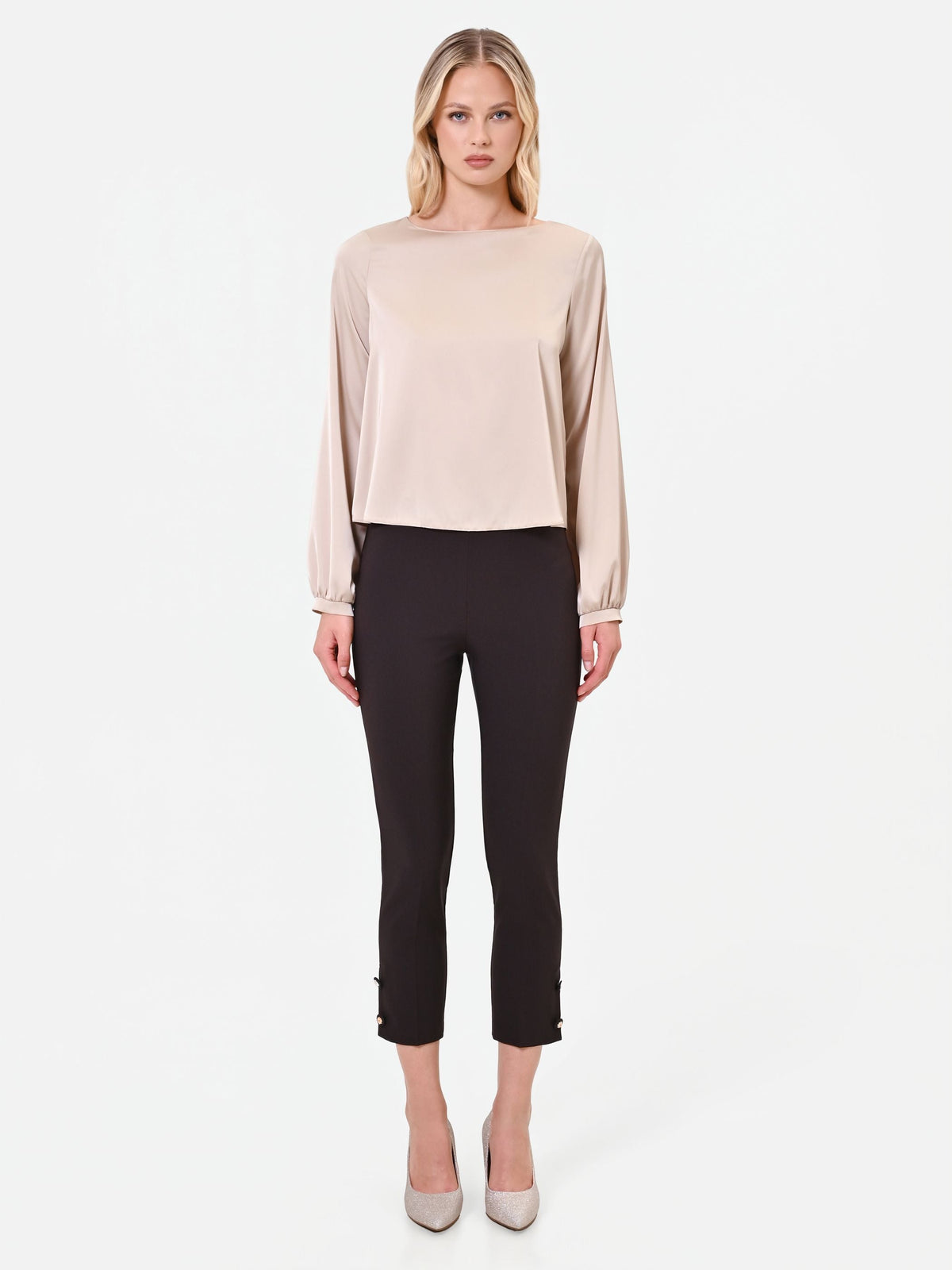 Blusa tortora beige con maniche voluminose