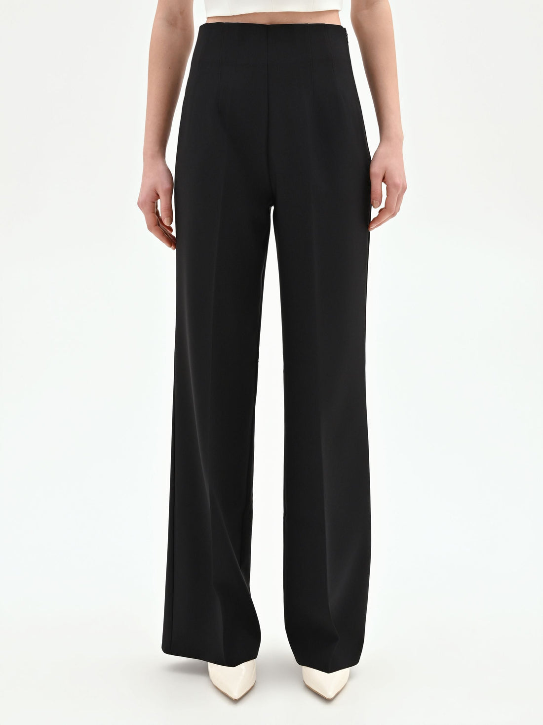 Pantalone nero a gamba larga