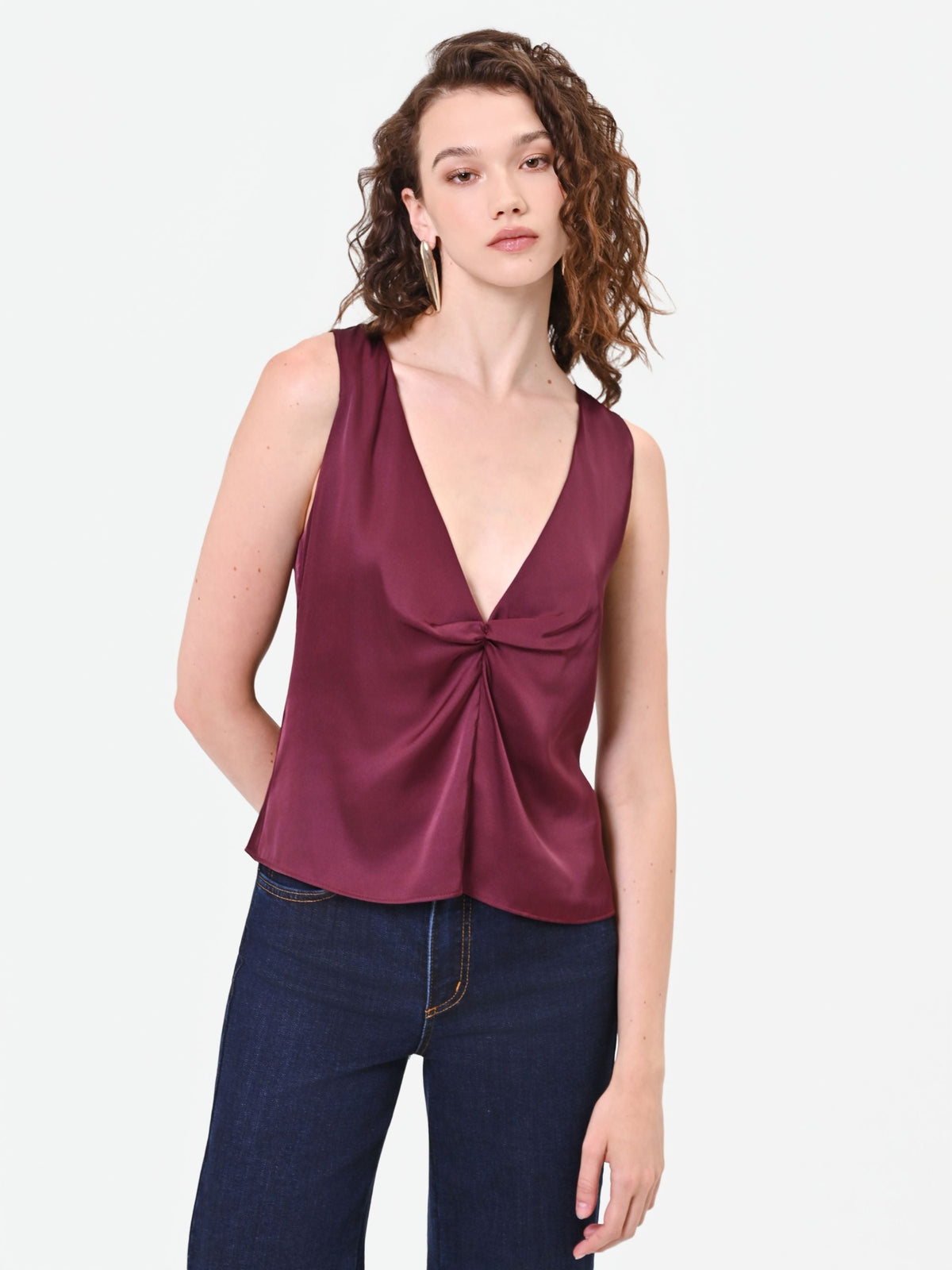 Top in raso bordeaux rosso con nodo