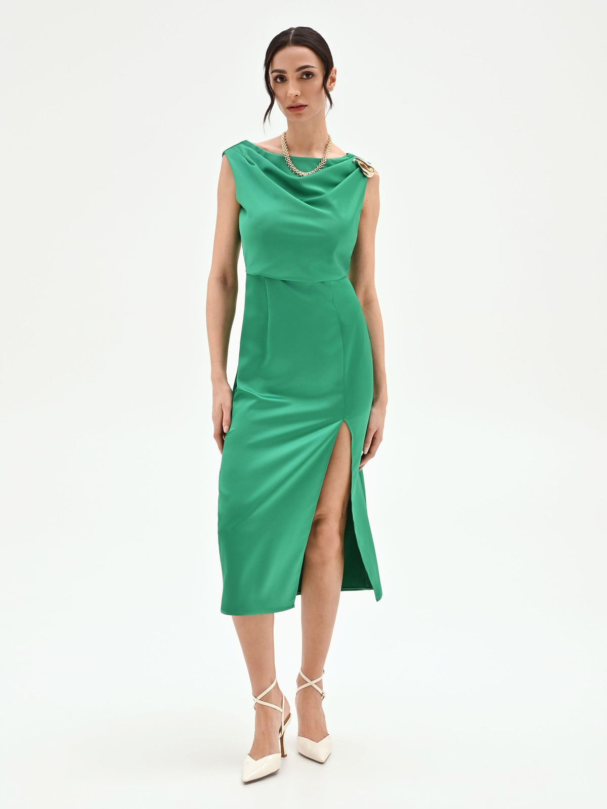 Abito tubino verde prato con scollo drappeggiato