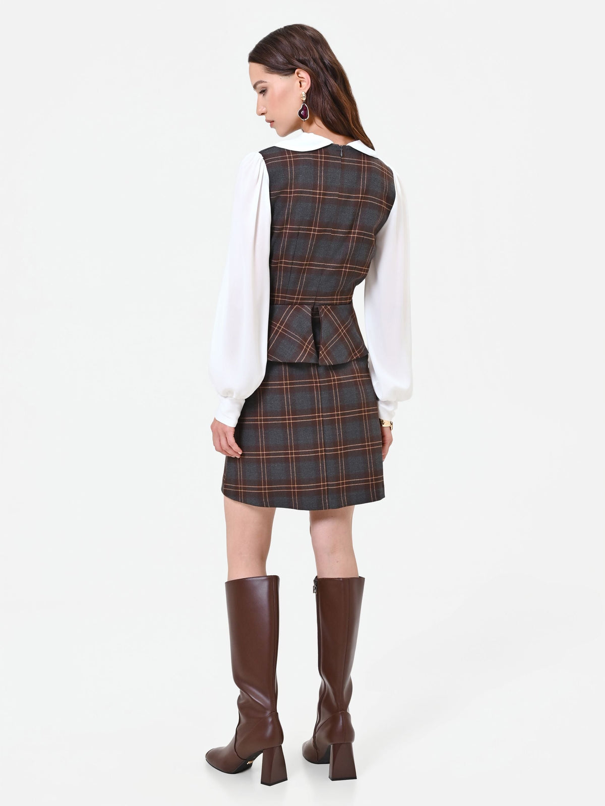 Abito marrone con stampa check effetto camicia