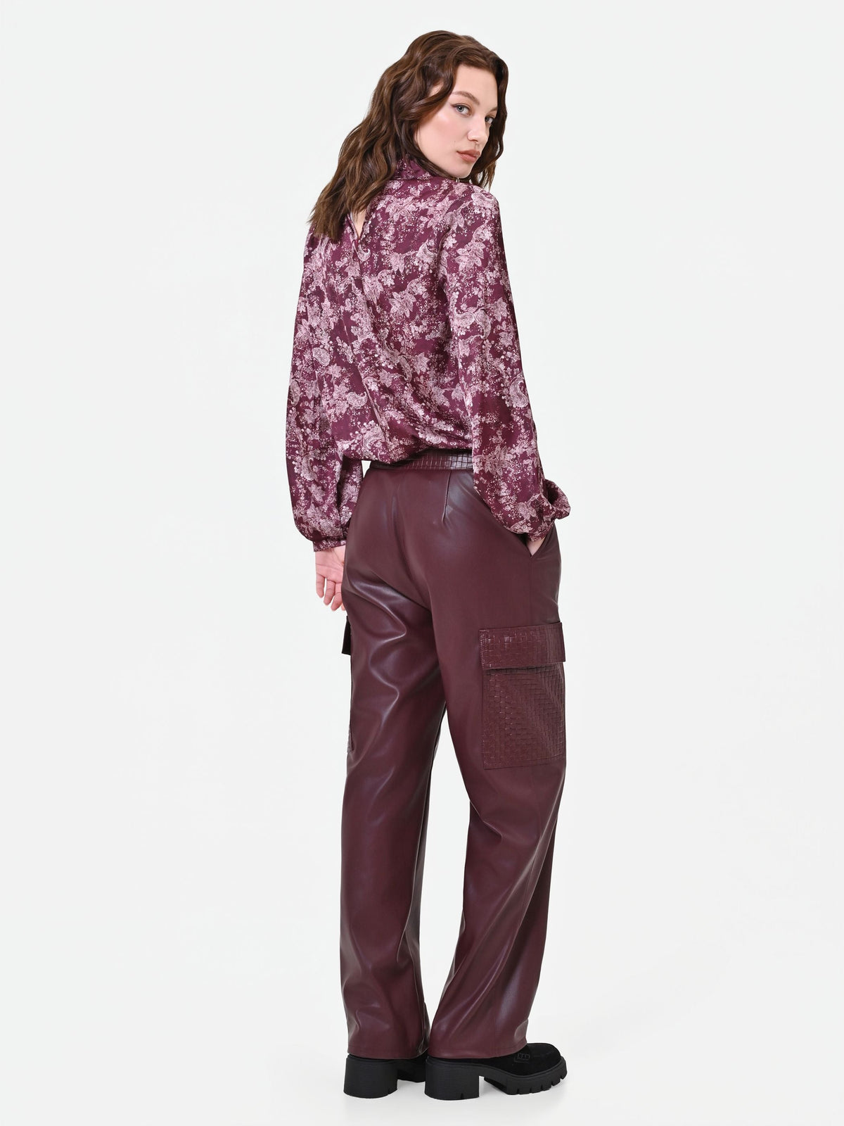 Pantalone cargo bordeaux rosso in similpelle