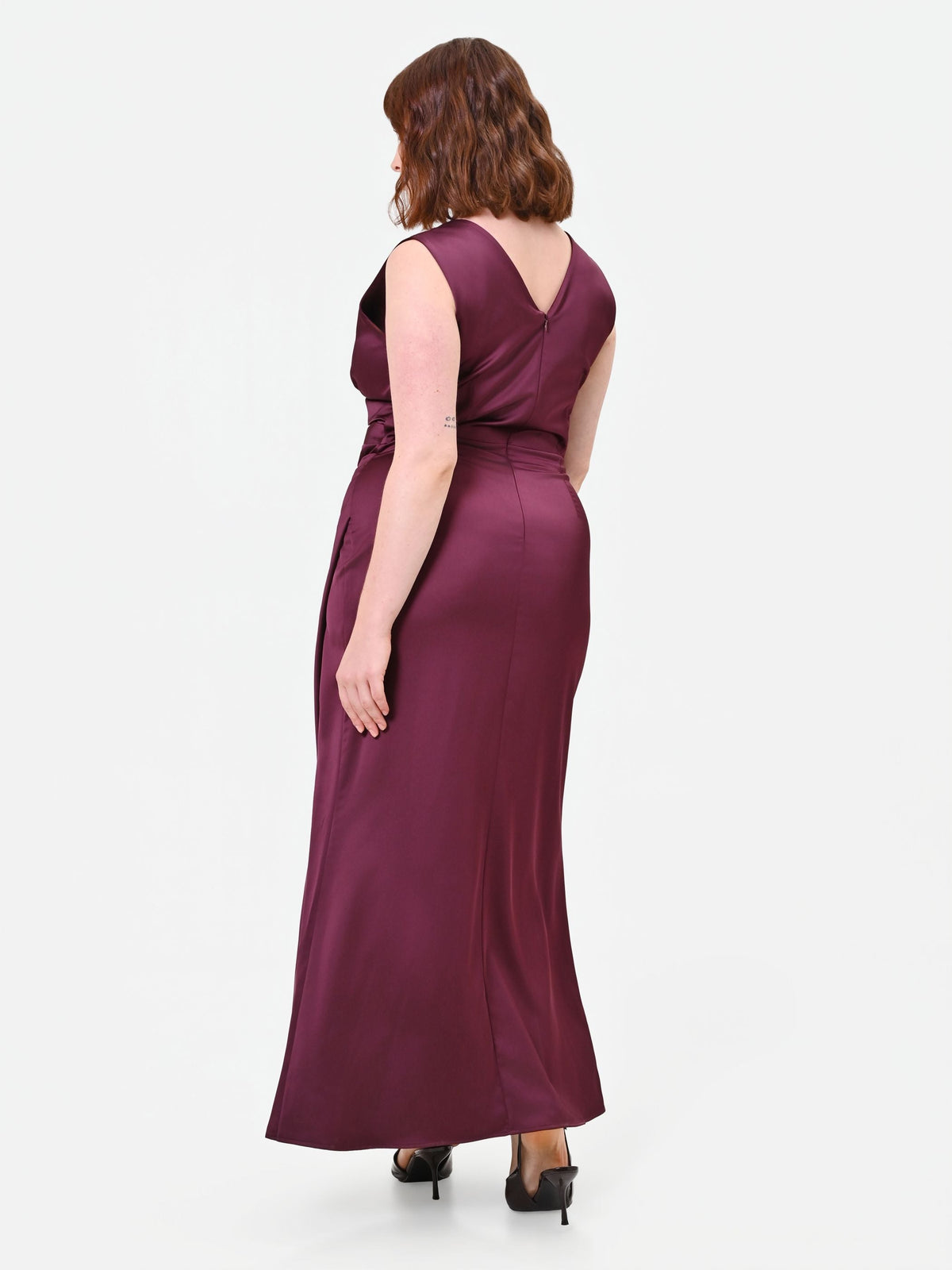 Abito Curvy midi in raso bordeaux rosso