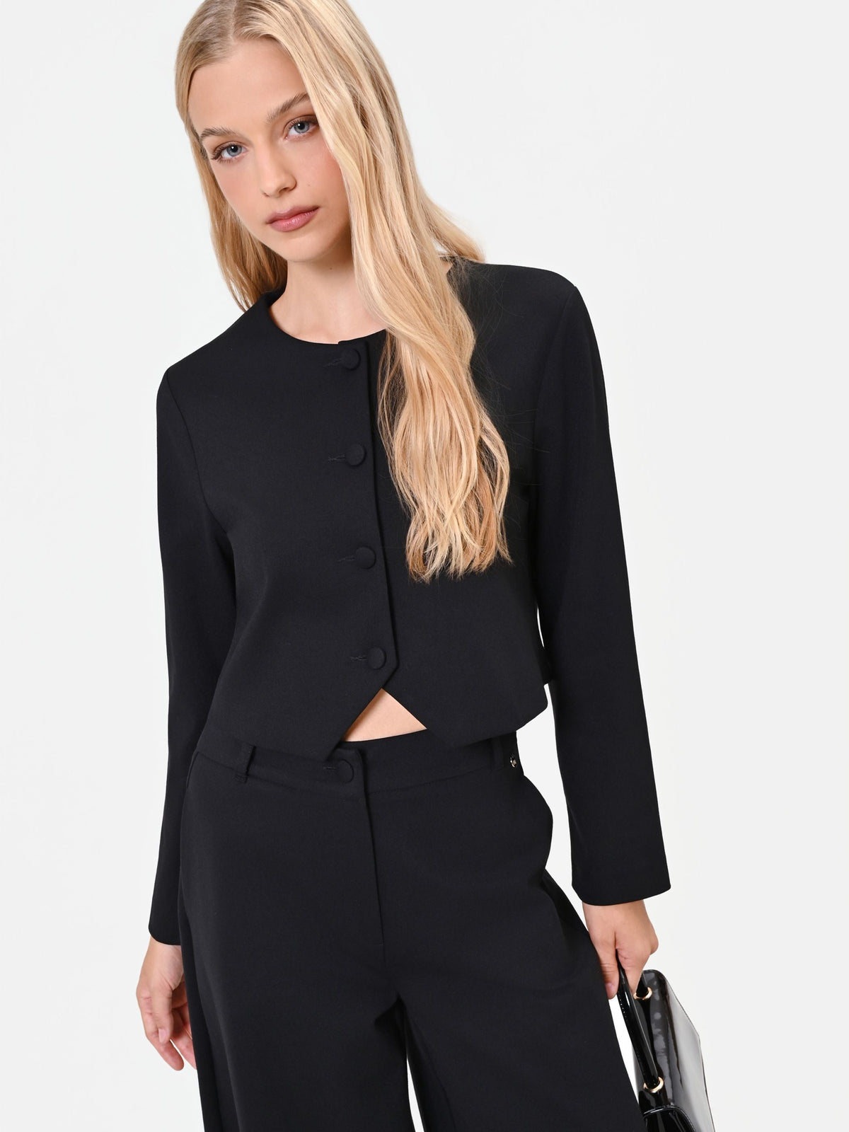 Giacca cropped nera in punto milano