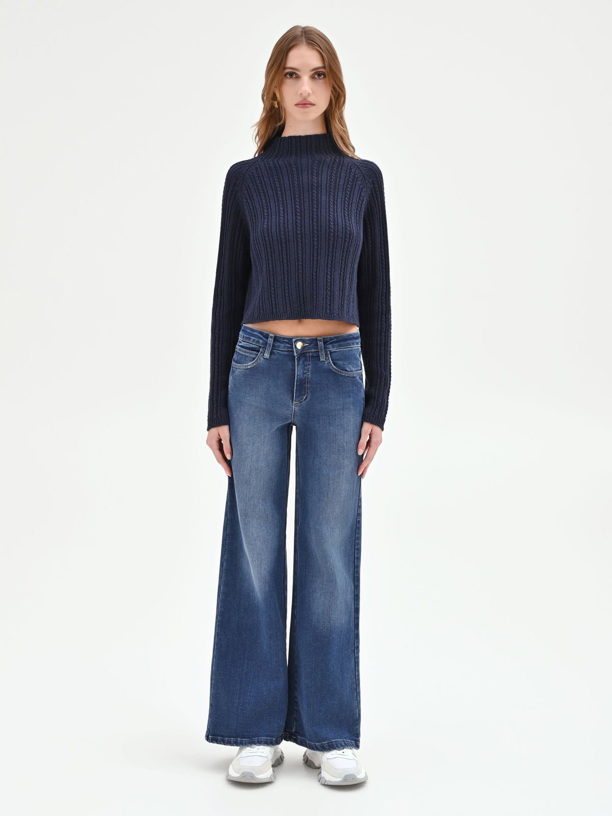 Maglia cropped blu a costine
