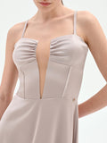 Abito lungo tortora beige con scollo a cuore